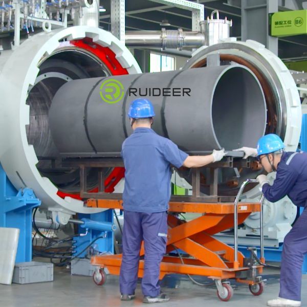 Inert gas pressure sintering furnace with matching insulation accessories