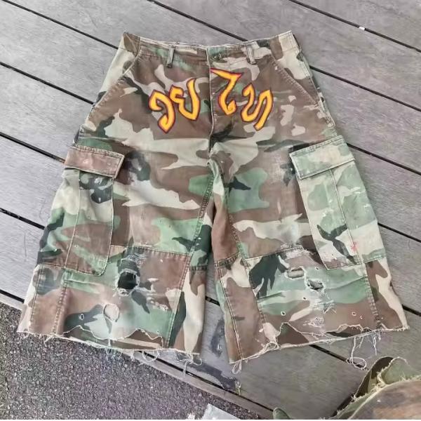 Fabricante personalizado ropa callejera cortada Dtg Impresión bolso de gran tamaño rasgado camuflaje camuflaje camuflaje pantalones cortos de carga para hombres