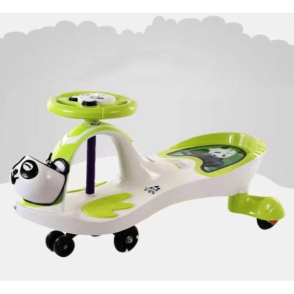 Мальчики и девочки ездят на свинговых автомобилях с сертификатом CE