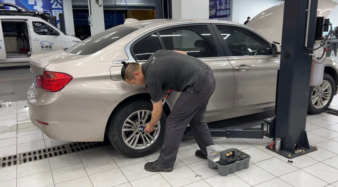 Hubei Xinjunka Automobile Service Co., Ltd