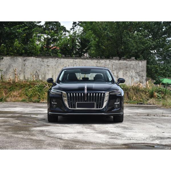 Stylish 2023 Red Flag h5 1.5T DCT 4-door 5-seater car with R17 Tires and LED Headlights
