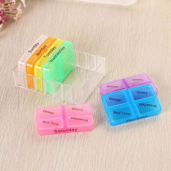 Customized New Design Food Grade PP Child-Resistant Pill Organizer Medicine Storage Weekly 7 Days 28 Compartments Custom Logo