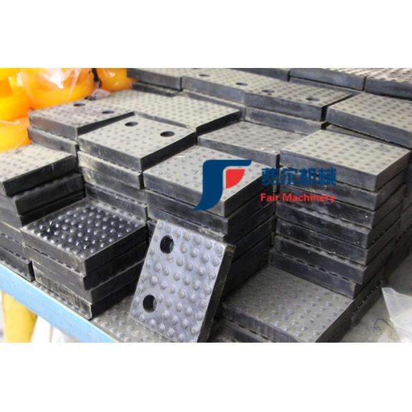 Durable Liugong Loader Parts 17B0002 Construction Machinery ZL50C Engine Lower Shock Pad