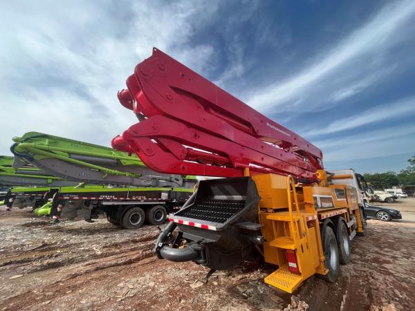 Inventaire 36 mètres en état réaménagé Camion à pompe à béton avec 4 sections de poutre
