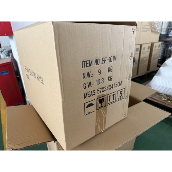Electric deep fryer with stainless steel body and large capacity designed for commercial kitchens requiring frying solutions