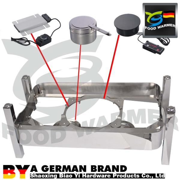 Блюдо большой стеклянной индукции взгляда ссаживая с плитаом индукции на таблице шведского стола