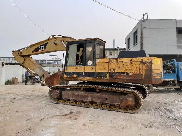 Motor Modelo CATERPILLAR 3116 18800KG Em bom estado CAT E200B de segunda mão Com 88kw de potência