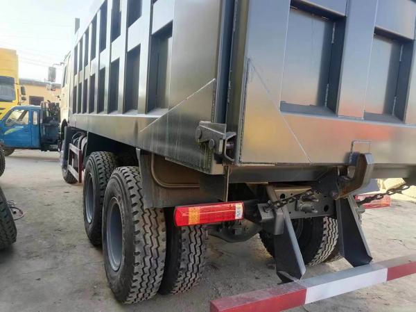 HOWO 6*4 Caminhão de lixo de segunda mão 10 pneus Cinza Cor Sinotruk 351-450hp 8500*2496*3450 mm