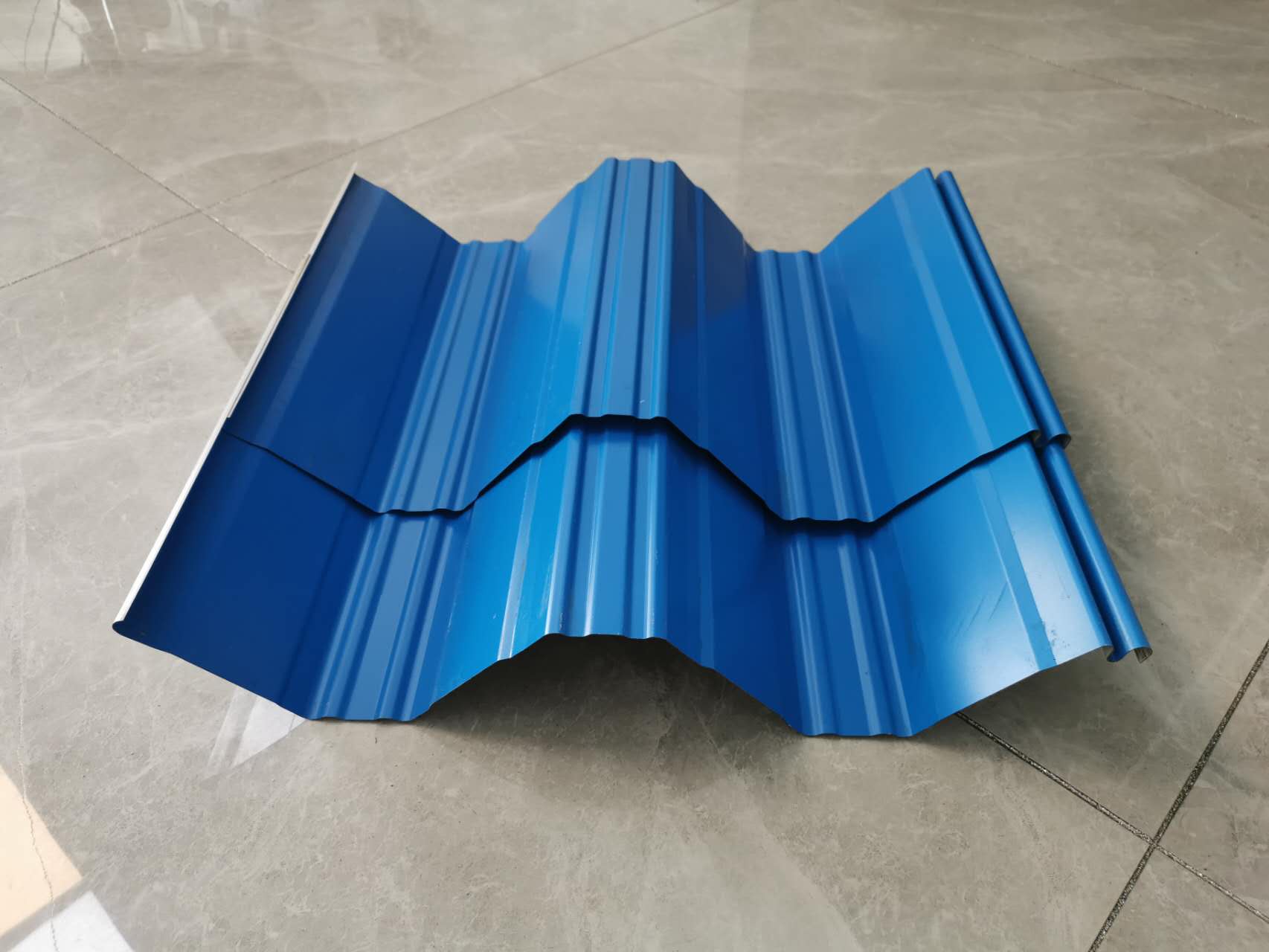 W Pan Deck Roll Forming Machine Пейсионные крыши и система тента для парковочных парков