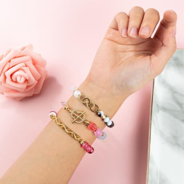 Os grânulos dos doces Handcraft o bracelete empilhável elástico ajustado com encanto do zircão do brilho