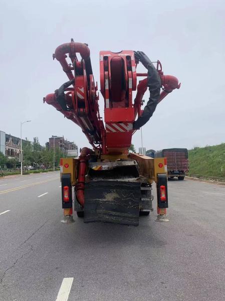 180m 178 rouge Volvo châssis 56m Béton d'occasion Pompes de camion de camion Pompes montées pour le bâtiment