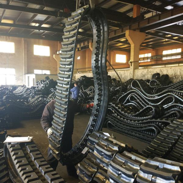 A borracha excelente do carregador da trilha segue o perímetro de 2448mm para a infraestrutura