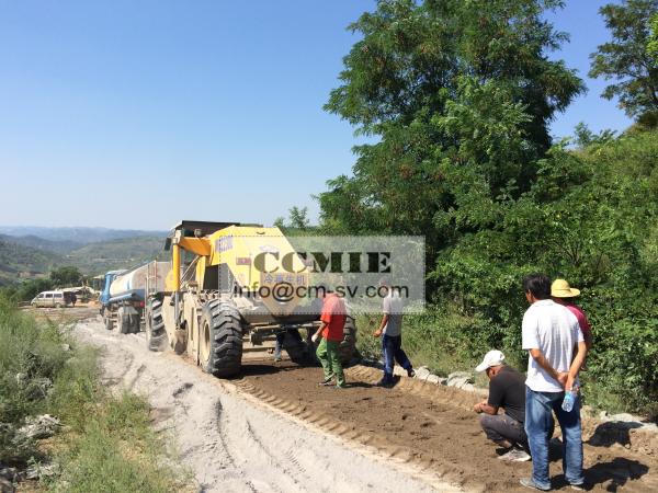 Yellow 336 Kw Cold Recycler Machine , 2100rpm Asphalt Recycling Machine