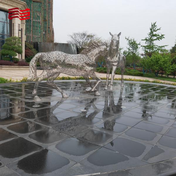 Welding Technique Stainless Steel Horse Sculpture for Urban Art Installation in Europe