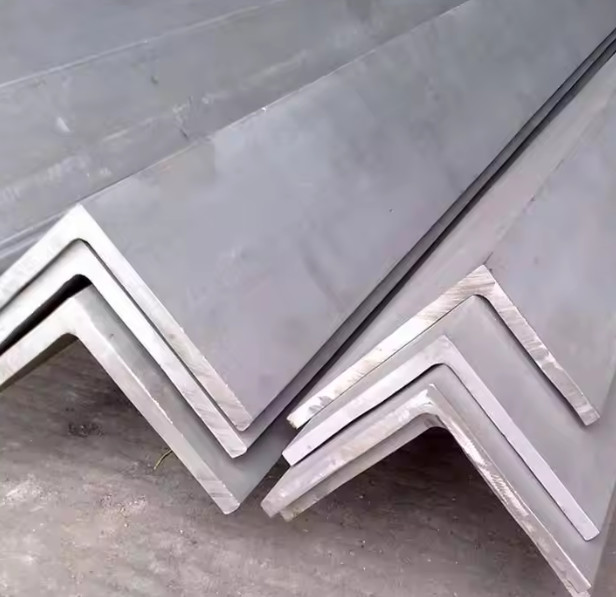 Q395 SS400 Stainless Steel Angle Bar 30x30x5 And 60x60x6mm L Shape Steel Angle