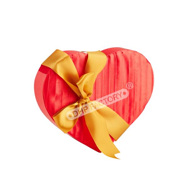 Romantic Satin Heart Shaped Gift Box With Gold Bow Luxury Packaging For Wedding