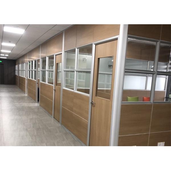 Половинные стены деревянной перегородки офиса высоты