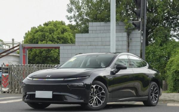 1450mm Xpeng EV voiture Xpeng P7 voitures électriques 480km verrouillent automatiquement 5 places 4 portes