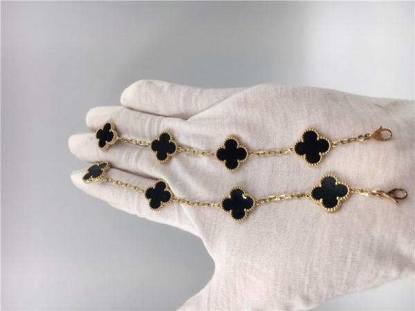Vintage Van Cleef Flower Bracelet With 5 Motifs Onyx , 18k Gold Charm Bracelet