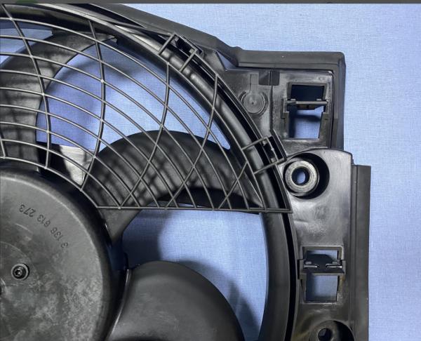 6454 6922 554 BMW Radiator Fan Assy Plug E46 Auto Engine Parts