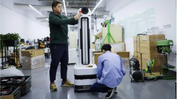 Virus Killing Robot help defeat Coronavirus Autonomous Robots Are Helping Kill Coronavirus in Hospitals