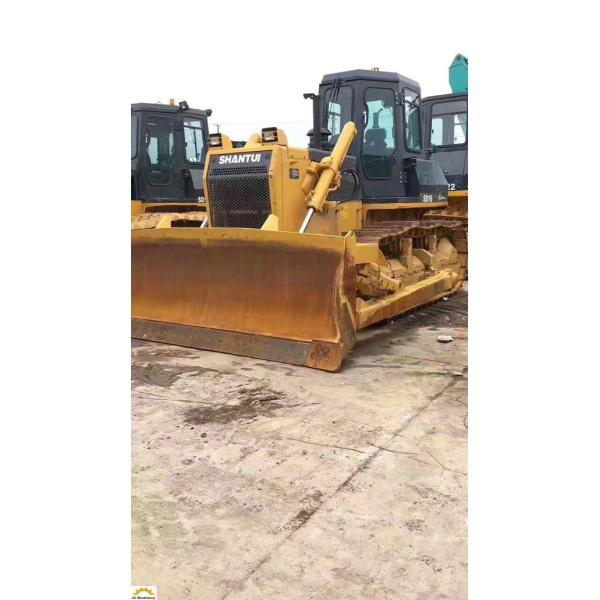 La nueva pista 4.5M3 utilizó la niveladora SD16 de Shantui con C6121 el motor 120kw