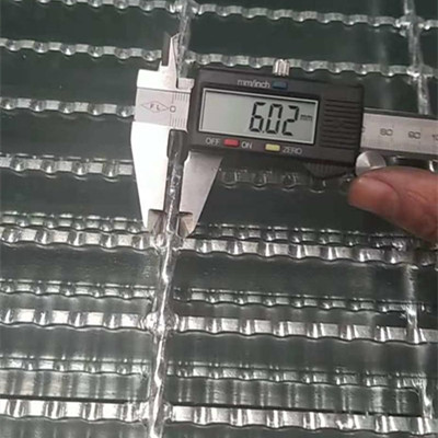 Outdoor Metal Drain Cover Q235 Grating Serrated Galvanized