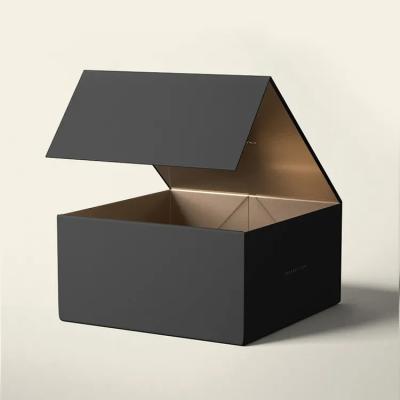 Square Foldable Cardboard Gift Boxes Magnetic With Lid Matt Lamination Varnishing Printing