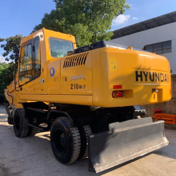HYUNDAI 210W-7 Old Wheel Excavator , Used Construction Equipment 124KW For Mining