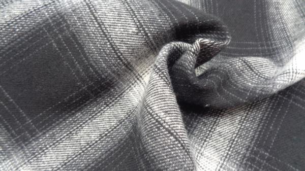 100% Polyester Outdoor Jacket Fabric 220gsm 150 Cm Windproof Grid