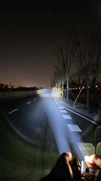 110*68*68mm Luz de nevoeiro para ônibus Lâmpada de caminhão Acessório essencial para ônibus turísticos