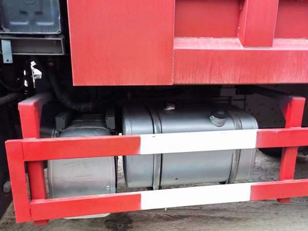 Sinotruk HOWO Caminhão Euro 3 6X4 Caminhão 375Hp 20 CBM Caminhão 40 toneladas com preço do fator