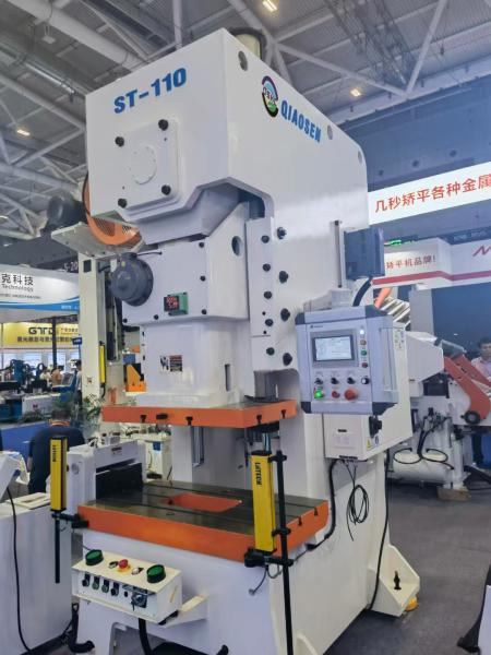High Accuracy Pneumatic C Frame Punch Press 11kW Motor for Metal Forming