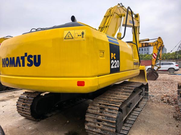 Pelle sur chenilles Komatsu PC220-7 d'occasion d'origine