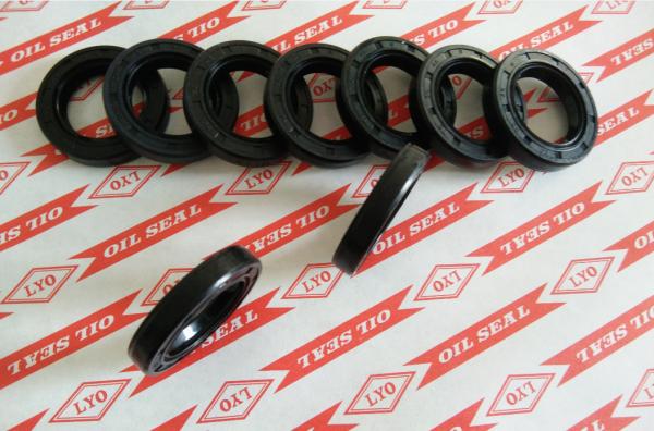 TC framework oil seal,model 30*46*8,NBR material,color is generally biack and brown.