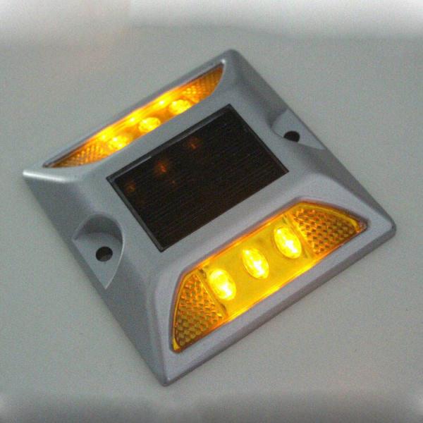 White Solar Powered Road Reflectors 1.2V LED Aluminum Flashing