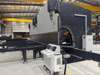 CNC presses hydrauliques de freinage profondeur de gorge 1000 mm pour la fabrication de pôle léger