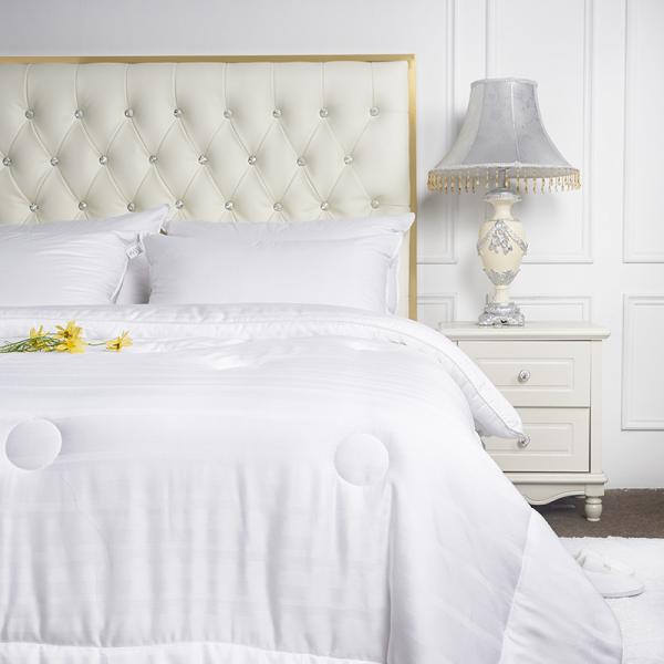 Patchwork Fabric Hotel Microfiber Quilt White Alternative Comforter Peach Skin
