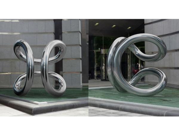 Grande escultura de aço inoxidável lustrada da entrada da torção para a paisagem urbana