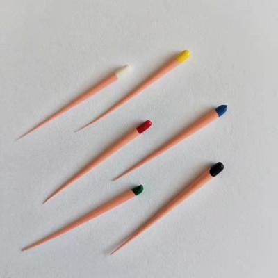 Os materiais dentais dos pontos da guta- enraízam o atarraxamento 06 estéril limpo da endodontia