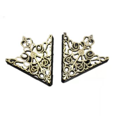 Crown Suit Collar Pin , Collar Clips For Men'S Shirts Hollowed Out Pattern OEM ODM