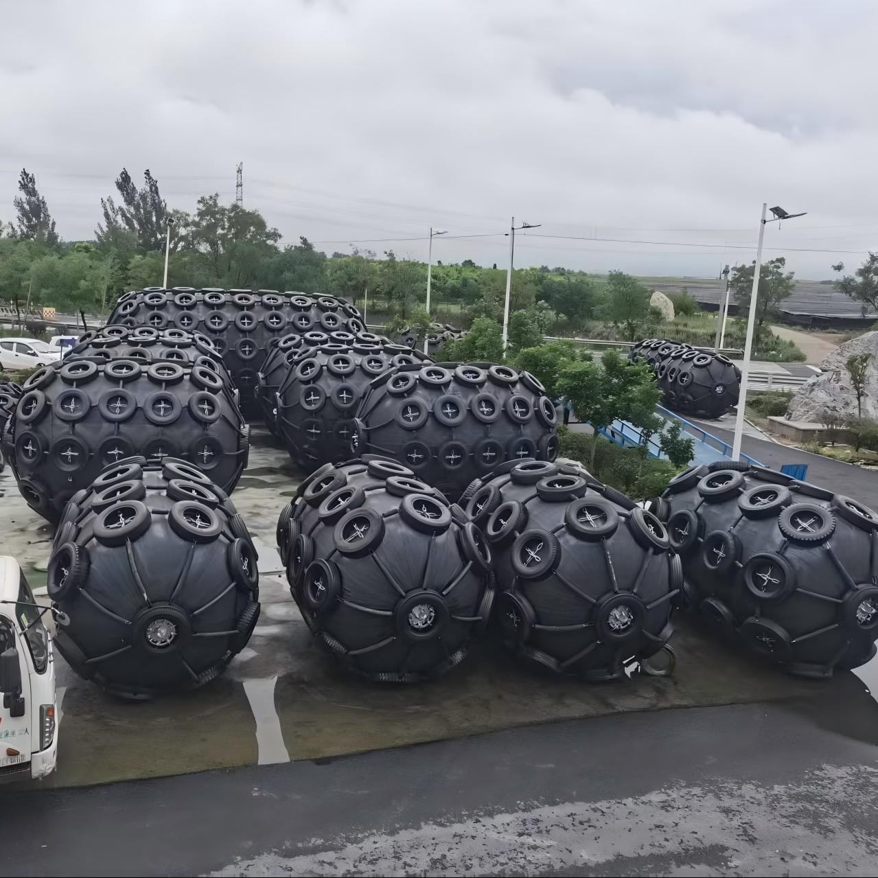 ISO Certified Pneumatic Rubber Fender with Custom Sizes and 50kpa & 80kpa