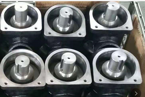 части CNC 0.05mm подвергая механической обработке космические