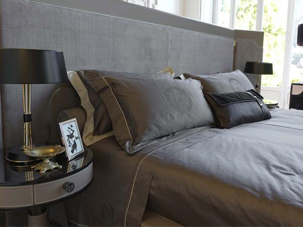 Modern Italian Leather Upholstered Bed Frame Luxury King Size Bed For Bedroom