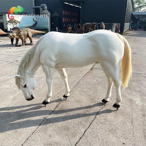 Escultura realista de cavalo animatônico com movimento realista para exposições ao ar livre