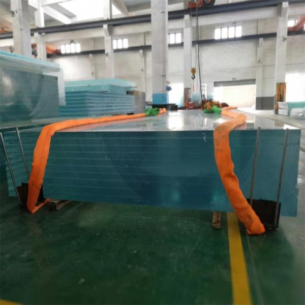 Прозрачный уборщик бассейна Треугольный вакуумный уборщик для семейного бассейна