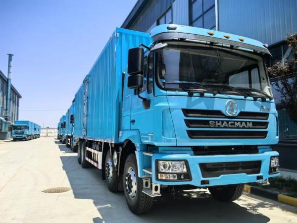 F3000 8X4 Box Truck with 10M Cargo Box and 380HP Engine