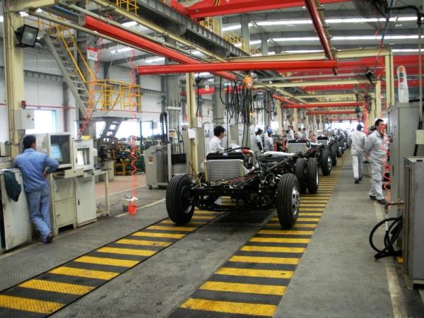 10m Dongfeng 210HP EQ6100KT1 Diesel Coach Bus Chassis For Sale