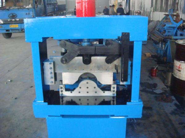 Rolo hidráulico manual azul da telha de telhado de um Decoiler de 3 toneladas que forma a máquina 5 -12 m/min