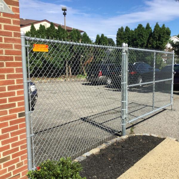 9 Gauge Galvanized Steel Chain Link Fence 50ft Powder Coating